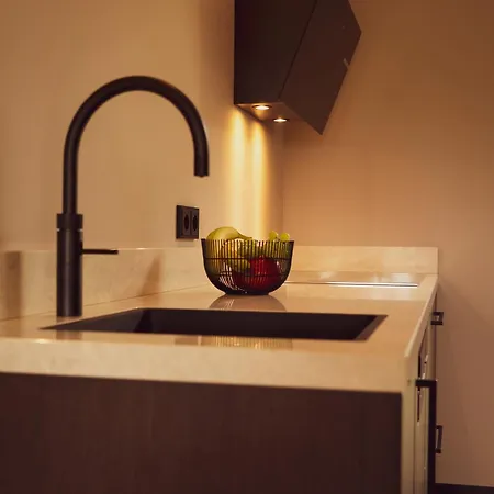 Bij Corine, Bed En Zorg